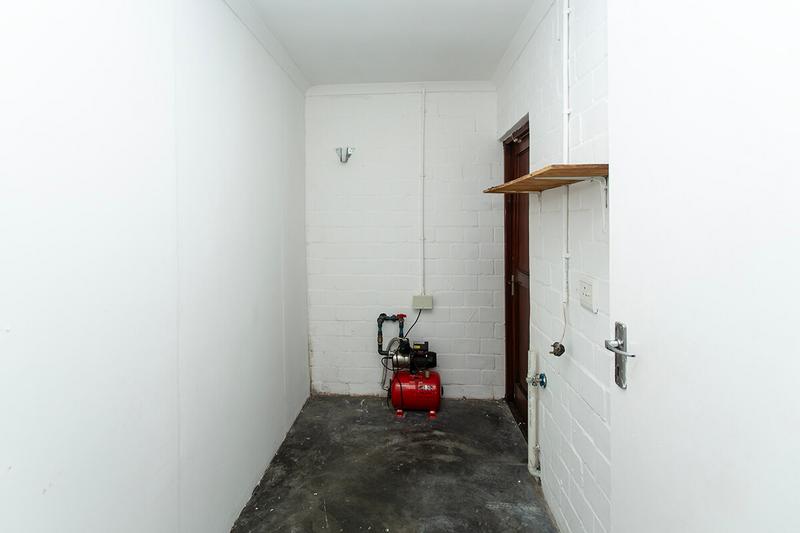 To Let 3 Bedroom Property for Rent in Normandie Western Cape